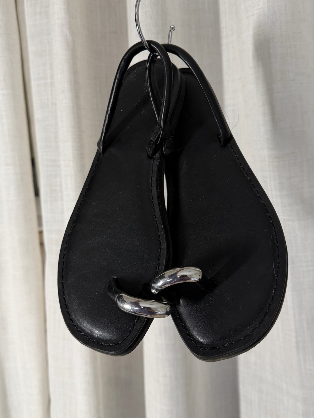 Black Women's Toe-Loop Sandals with Silver Accent 6.5